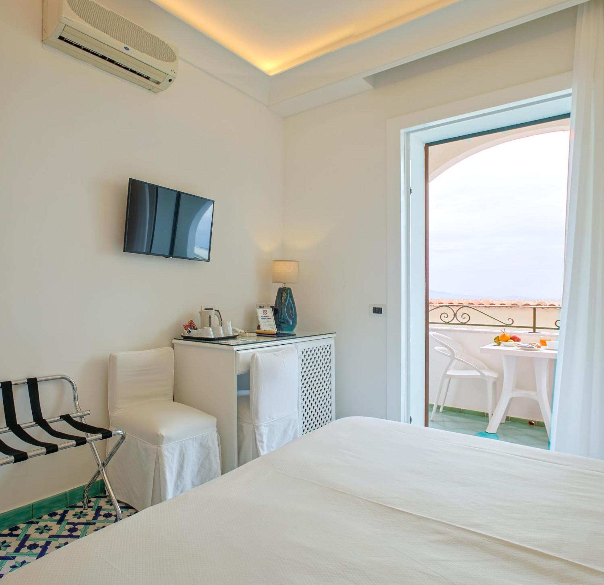 Hotel Aurora Amalfi Esterno foto